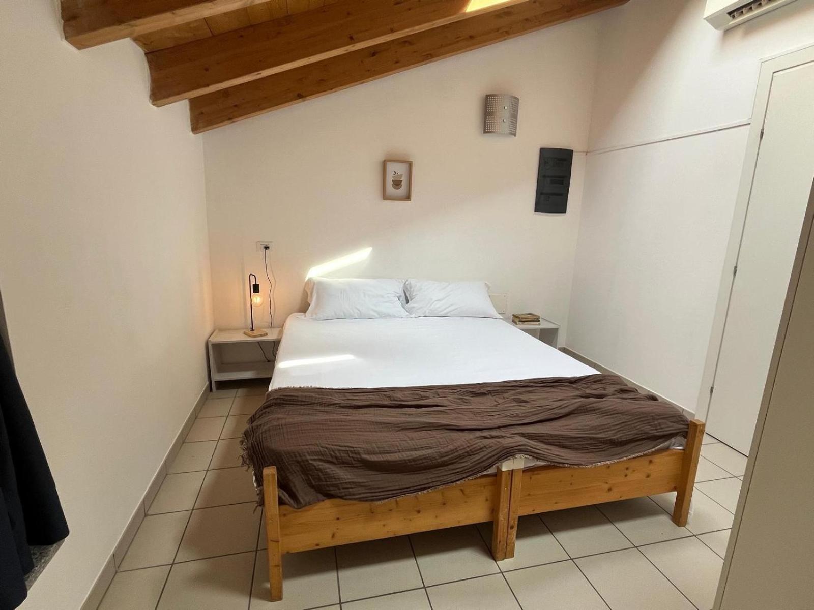 Ostello Casa Rossa Laveno-Mombello Dış mekan fotoğraf