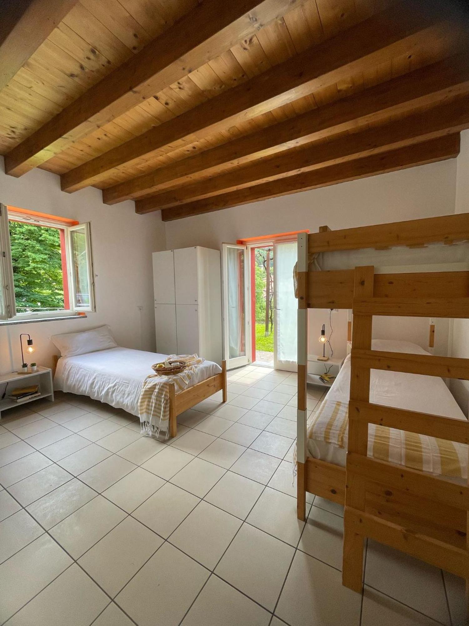 Ostello Casa Rossa Laveno-Mombello Dış mekan fotoğraf