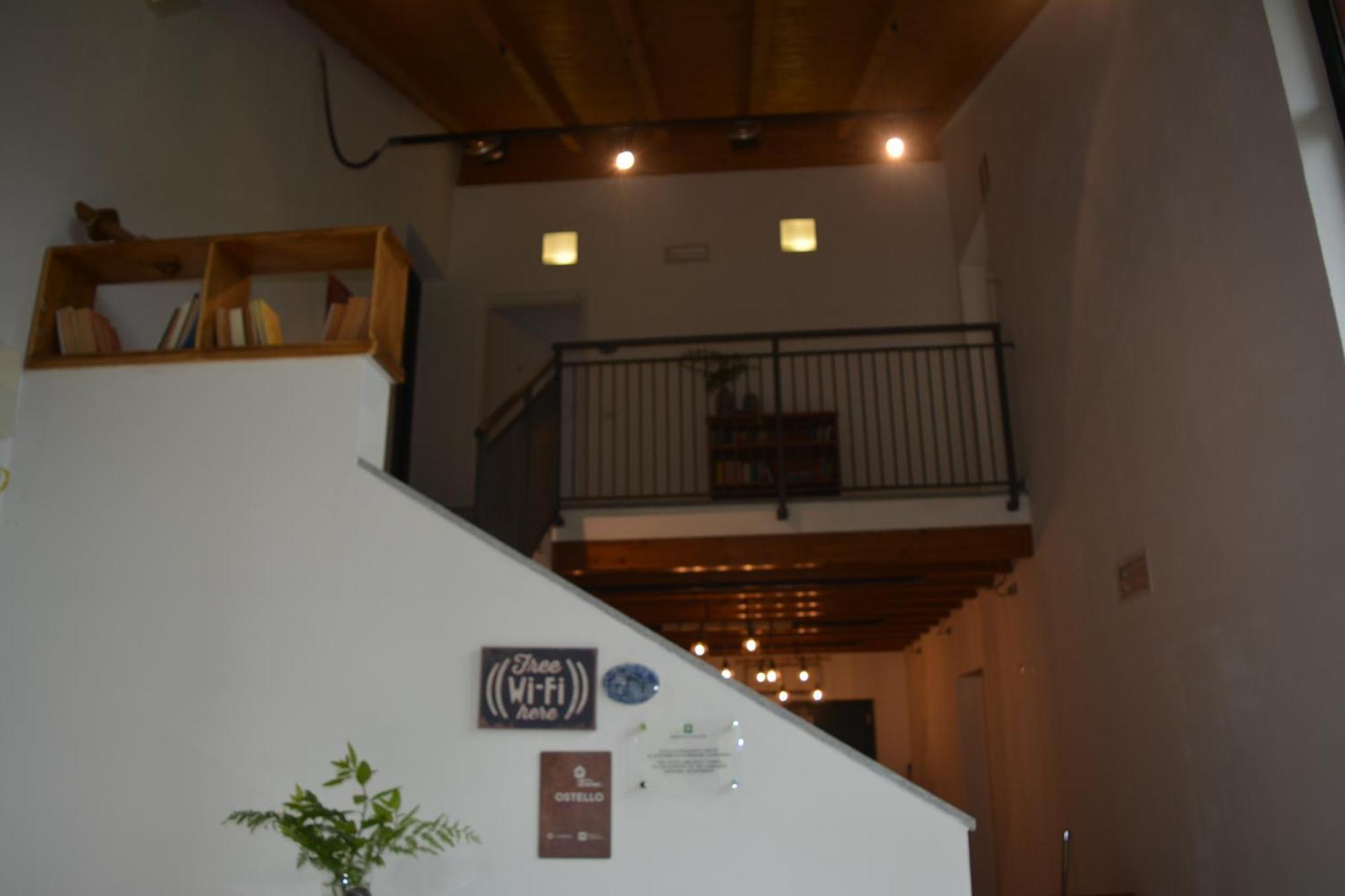 Ostello Casa Rossa Laveno-Mombello Dış mekan fotoğraf
