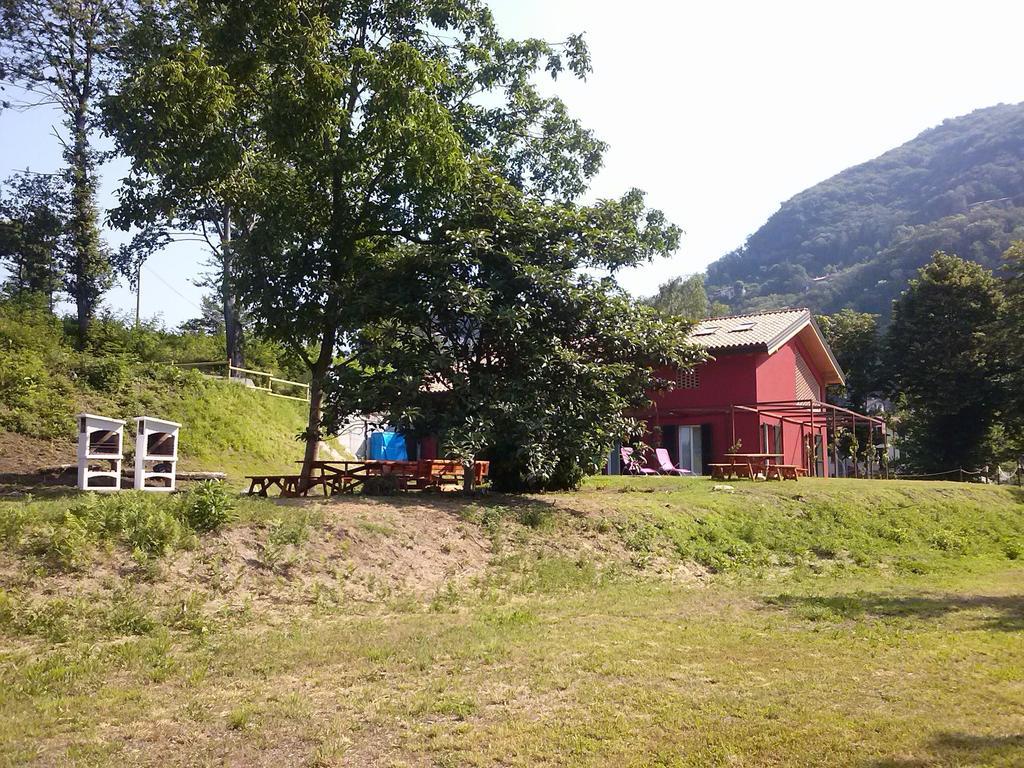 Ostello Casa Rossa Laveno-Mombello Dış mekan fotoğraf