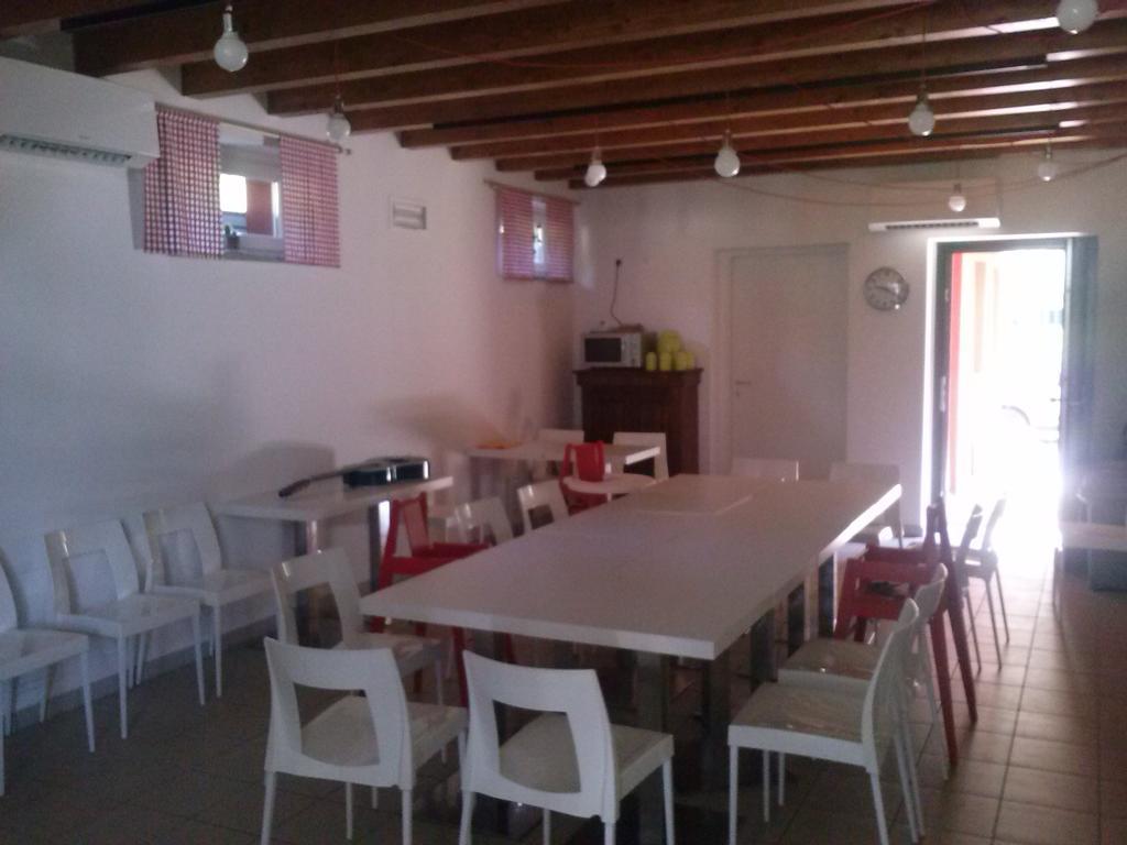 Ostello Casa Rossa Laveno-Mombello Dış mekan fotoğraf