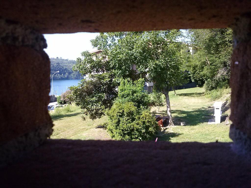 Ostello Casa Rossa Laveno-Mombello Oda fotoğraf