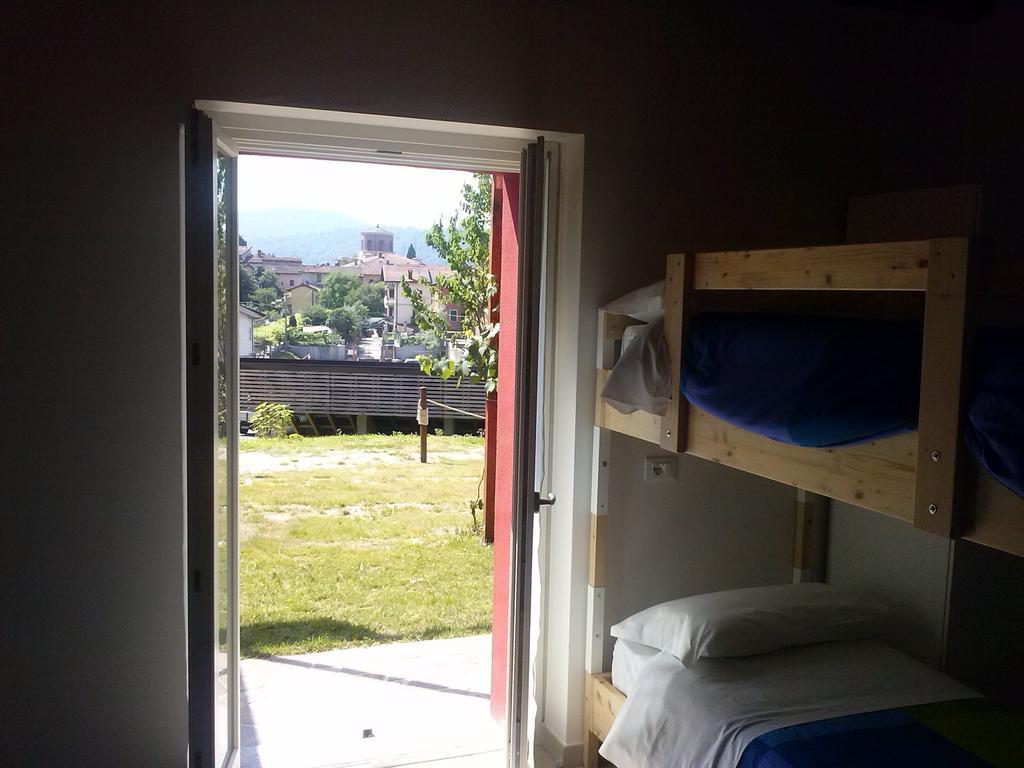 Ostello Casa Rossa Laveno-Mombello Dış mekan fotoğraf