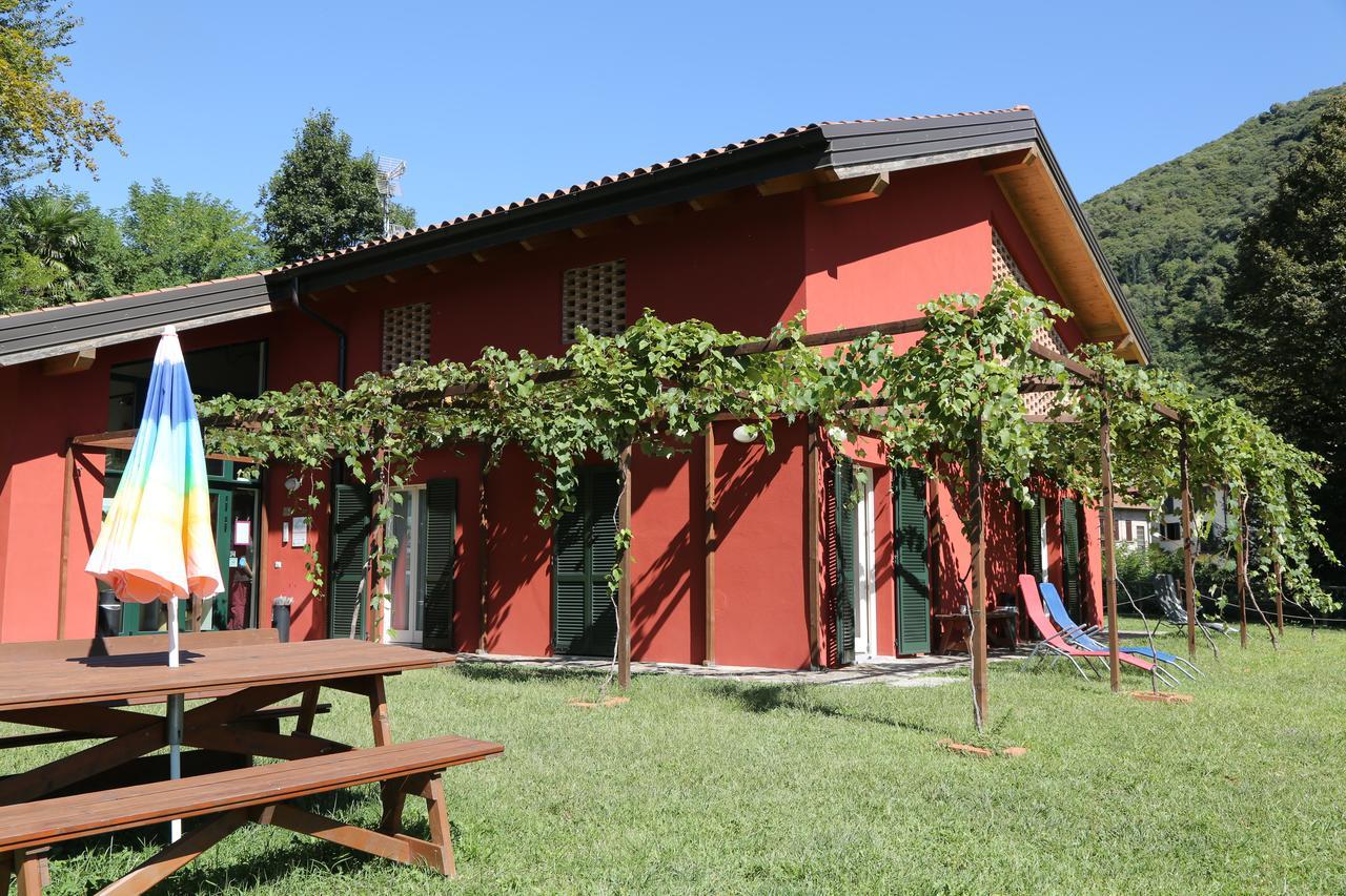 Ostello Casa Rossa Laveno-Mombello Dış mekan fotoğraf